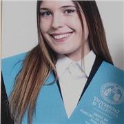 Maestra titulada del Grado de Educación Primaria busca empleo para trata con niños de edad entre 6-16 años para cualquier materia